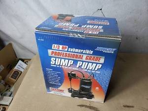 lot 112 image: Sump Pump, New