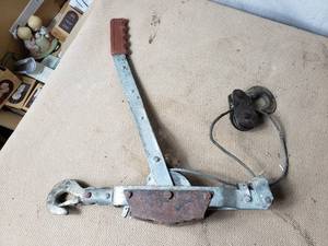 lot 120 image: Come A Long