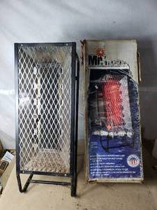 lot 153 image: Mr. Heater Radiant Propane Heater