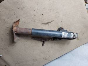 lot 173 image: John Deere Trailer Jack