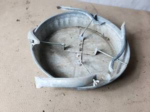 lot 178 image: Christmas Tree Stand
