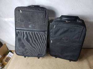 lot 185 image: Luggage