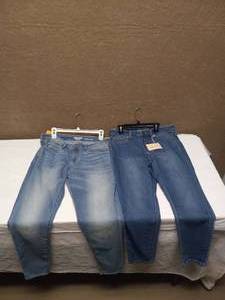 2 NEW WOMEN JEANS SIZE 12