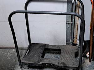 lot 840 image: Cart