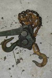 lot 34 image: 3 Ton YALE Pul-Lift ratchet Hoist Come Along