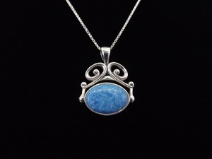 lot 7 image: .925 Sterling Silver SodaliteOnyx Cabochon Hinged Flip Duo Pendant Necklace