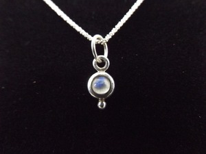 lot 11 image: .925 Sterling Silver Moonstone Cabochon Pendant Necklace