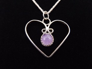 lot 18 image: .925 Sterling Silver Amethyst Cabochon Heart&nbspPendant&nbspNecklace