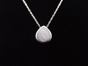 lot 36 image: .925 Sterling Silver Inlayed Pink Mother of Pearl Pendant Necklace