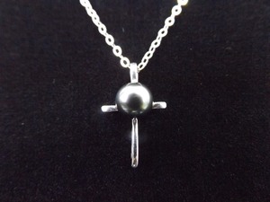 lot 38 image: .925 Sterling Silver Genuine Black Pearl Cross Pendant Necklace
