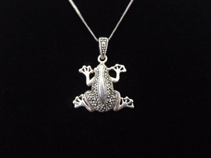lot 44 image: .925 Sterling Silver Art Nouveau Frog Pendant Necklace