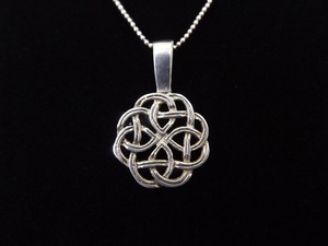 lot 49 image: .925 Sterling Silver Celtic Knot Pendant Necklace