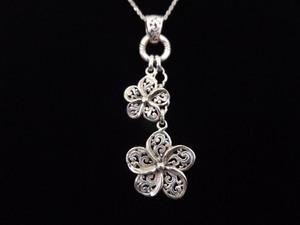 lot 50 image: .925 Sterling Silver Scrolled Flowers Pendant Necklace