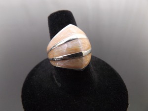 lot 71 image: .925 Sterling Silver Crystal Peach Enamel Ring Size 8