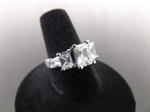 lot 82 image: .925 Sterling Silver Zirconia Ring Size 8