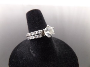 lot 84 image: .925 Sterling Silver Zirconia Ring Size 7.25