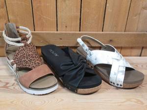 lot 3 image: 3 Pairs of Womens Boutique by Corkys, Size 10
