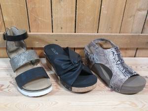 lot 6 image: 3 Pairs of Womens Boutique by Corkys, Size 9
