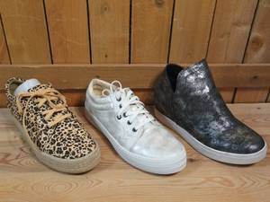 lot 23 image: 3 Pairs of Womens Boutique by Corkys, Size 10