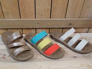 lot 14 image: 3 Pairs of Womens Boutique by Corkys, Size 9