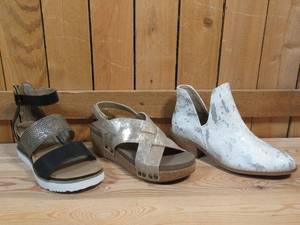 lot 24 image: 3 Pairs of Womens Boutique by Corkys, Size 6