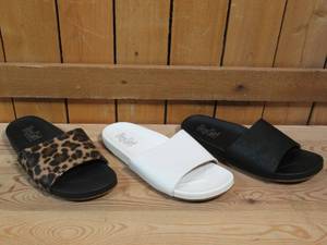 lot 25 image: 3 Pairs of Womens Hey Girl by Corkys, Size 6