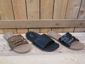 lot 32 image: 3 Pairs of Womens Corkys Sandals, Size 9