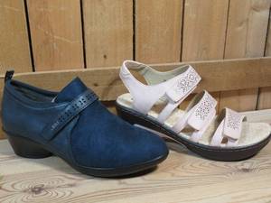 lot 40 image: 2 pairs  JBU by Jambu, Womens Size 9