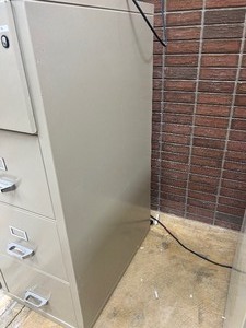 lot 22 image: 4 Drawer Fireproof File Cabinet