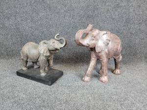 lot 1135 image: Pair of Elephants