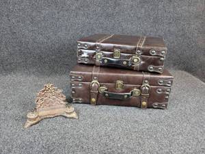 lot 1139 image: Pair of Nesting Suitcases and Ink Well