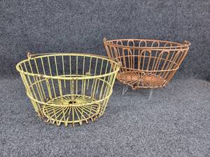 lot 1147 image: Pair of Vintage Egg Baskets