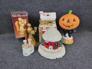 lot 1155 image: Lot of Holiday Dcor - NO SHIPPING