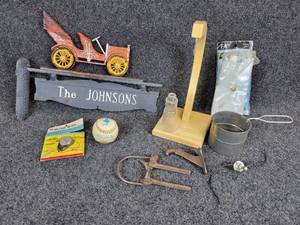 lot 1158 image: Lot of Misc. Household - Modern and Vintage