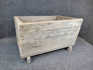 lot 1217 image: Vintage Wood Feed Box