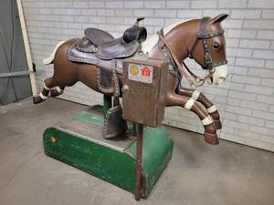 lot 1001 image: 1950s60s SANDY 1 Cent Kiddie Ride Coin-Op Horse - WORKS, SEE VIDEO - From Tauers Super Valu in Springfield, MN - Reserve is $2500