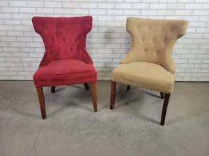 lot 1011 image: Pair of Accent Chairs - NO SHIPPING