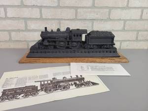 lot 1009 image: Dotson Iron Casting Co. The Foundry Collection Cast Iron Steam Locomotive Model of Old 999 - Built by John A. Hatcher Mankato, MN - 1989