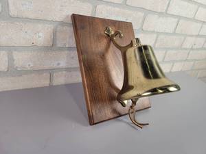 lot 1022 image: Solid Brass Bell mounted on Wood Plaque