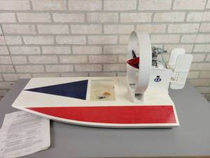 lot 1036 image: Vintage DUMAS Big Swamp Buggy RC Boat w K&B .61 Engine