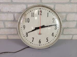 lot 1051 image: Vintage FARADAY Convex Glass Wall Clock - 110V - WORKS