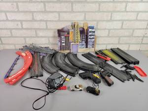 lot 1055 image: TYCO Viper Slot Cars, Track and Accessories