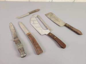 lot 1065 image: Vintage Knives, Cleavers and More