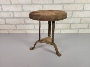 lot 1069 image: Vintage Shop Stool - Approx. 12 Tall x 10 Diameter