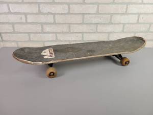 lot 1103 image: Vintage Skateboard w Independent Truck Co. Trucks