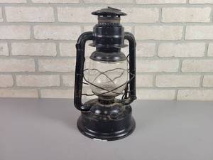 lot 1108 image: Antique DIETZ No. 2 Lantern