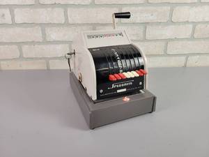 lot 1109 image: Vintage SPEEDRITE No. 914 Check Writer w Keys