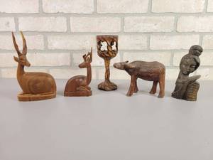 lot 1118 image: Lot of Assorted Carved Wood Figures