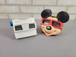 lot 1174 image: (2) Vintage View Master Viewers