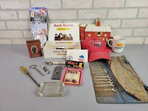 lot 1245 image: Vintage Dcor, Advertising and More